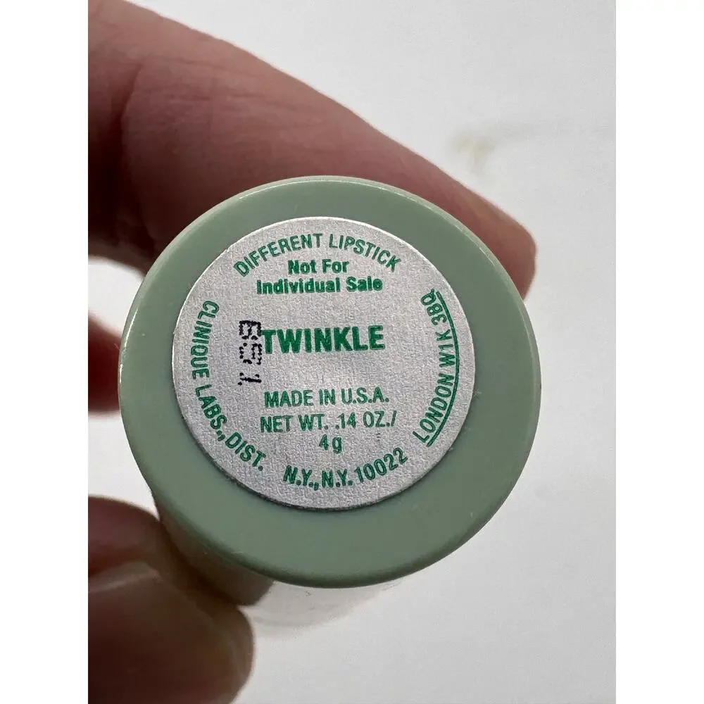 Clinique Different Lipstick Twinkle 0.14 oz - rare!
